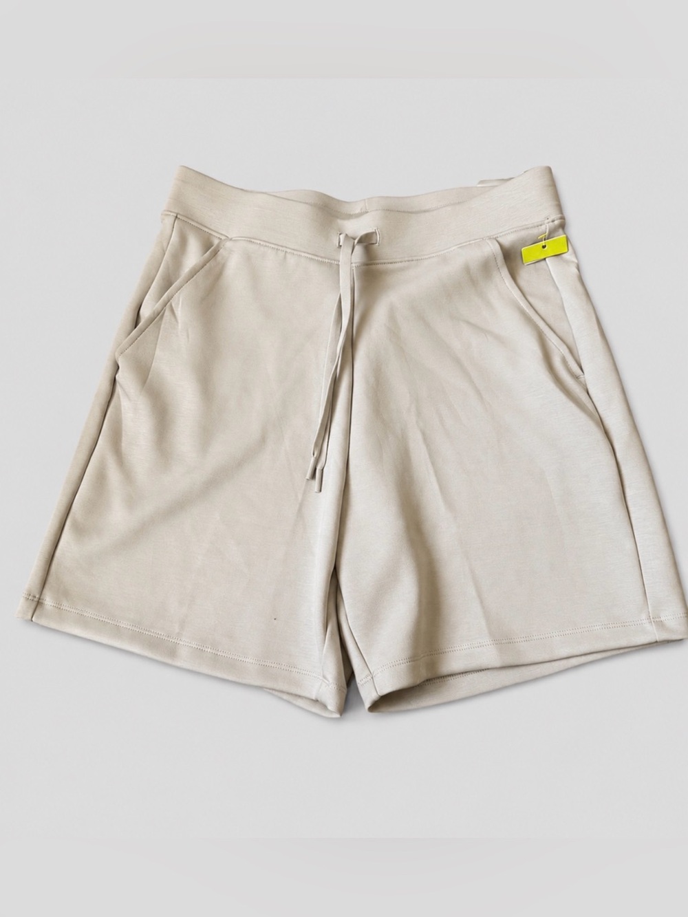New All In Motion Women’s Beige Athletic Shorts Size S Drawstring Pockets